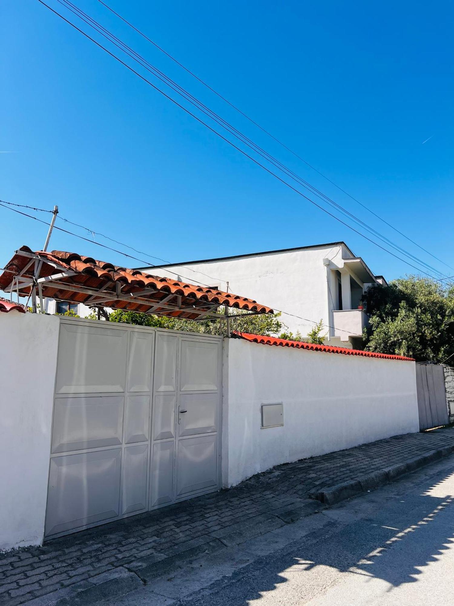 Berat Private Room In Haxhialiu Villa Exterior foto